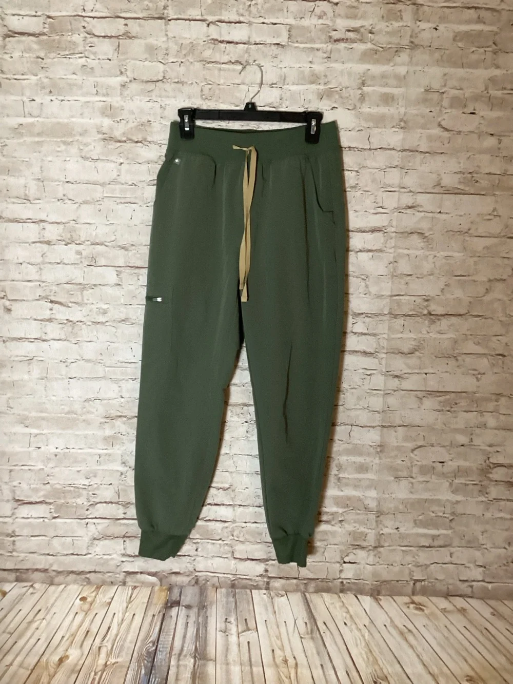 Figs Zamora moss green Jogger scrub pants - Picture 5 of 7